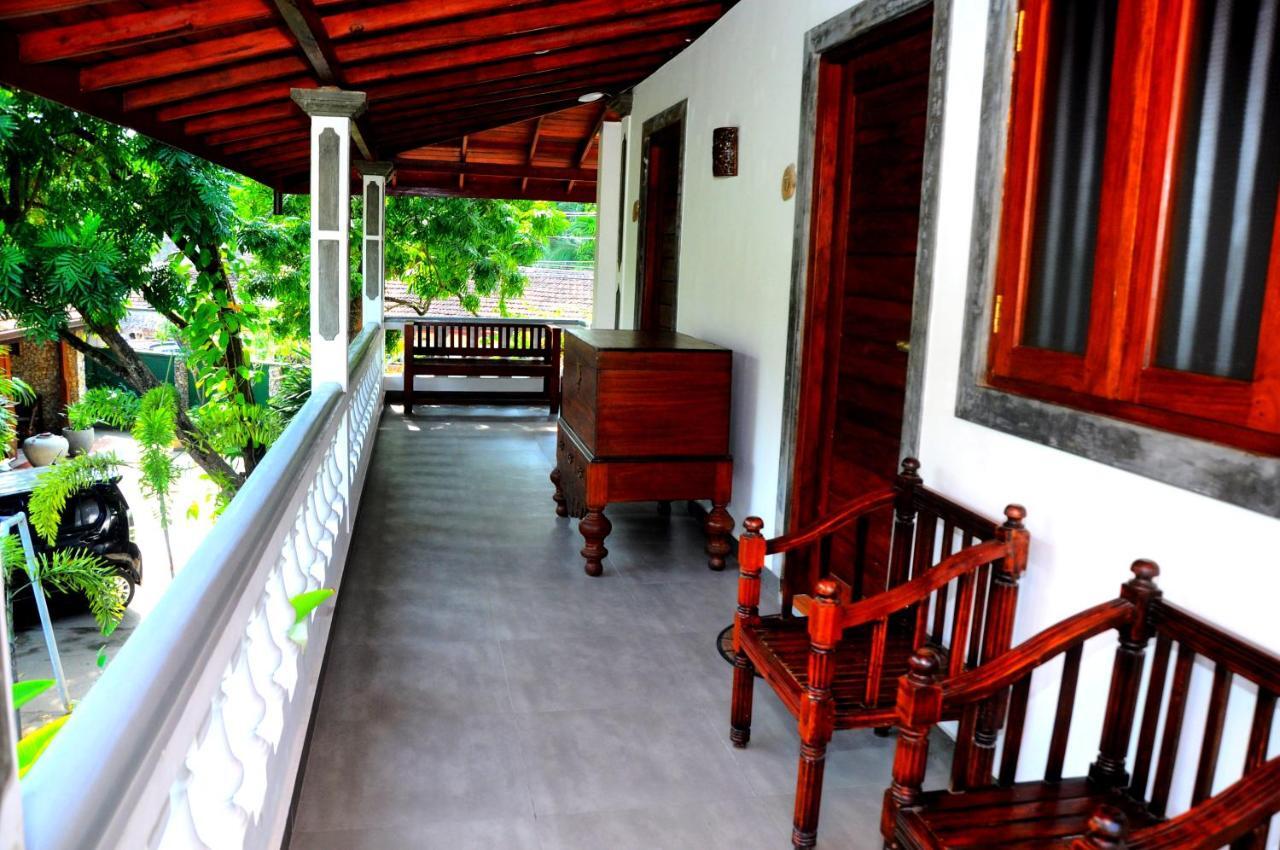 Happy Banana Hotel Unawatuna Exterior foto